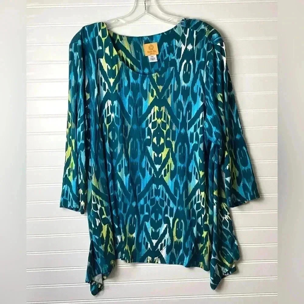 Ruby Red women's top blue Scooped Neck Geometric Size PXL